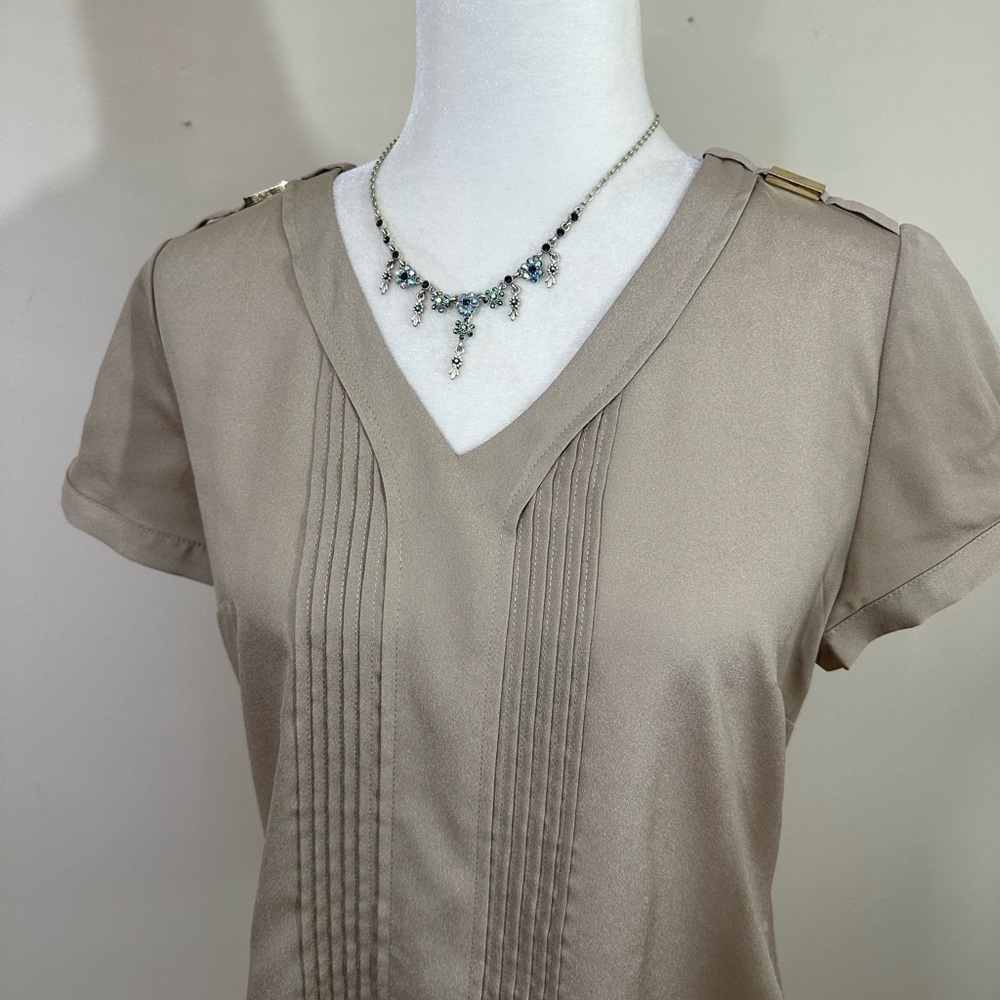 The Limited sz sm top silky feel semi dressy in a tan color - Picture 2 of 12